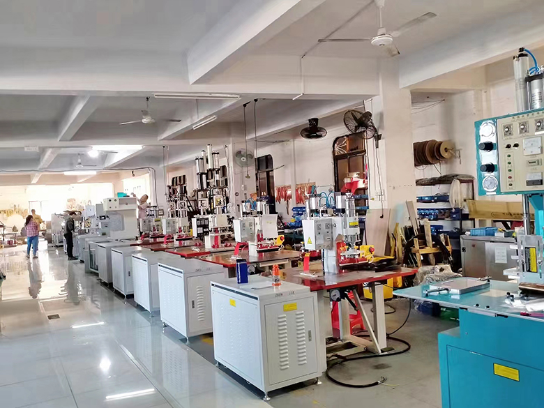 高周波塑膠熔接機實圖